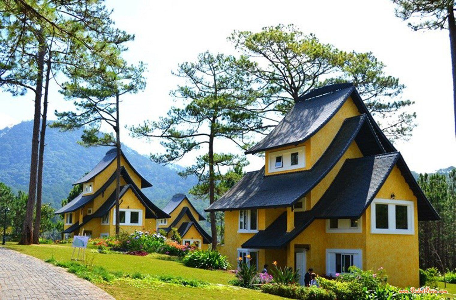 Đất vàng view đẹp, nơi lý thưởng để xây khách sạn, mặt tiền đường Đống Đa, trung tâm Thành phố Đà Lạt, gần Hồ Xuân Hương. Giá tốt đầu tư chỉ 90 tỷ.